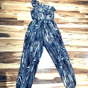 Bar One Shoulder Jumpsuit 🌻🌼